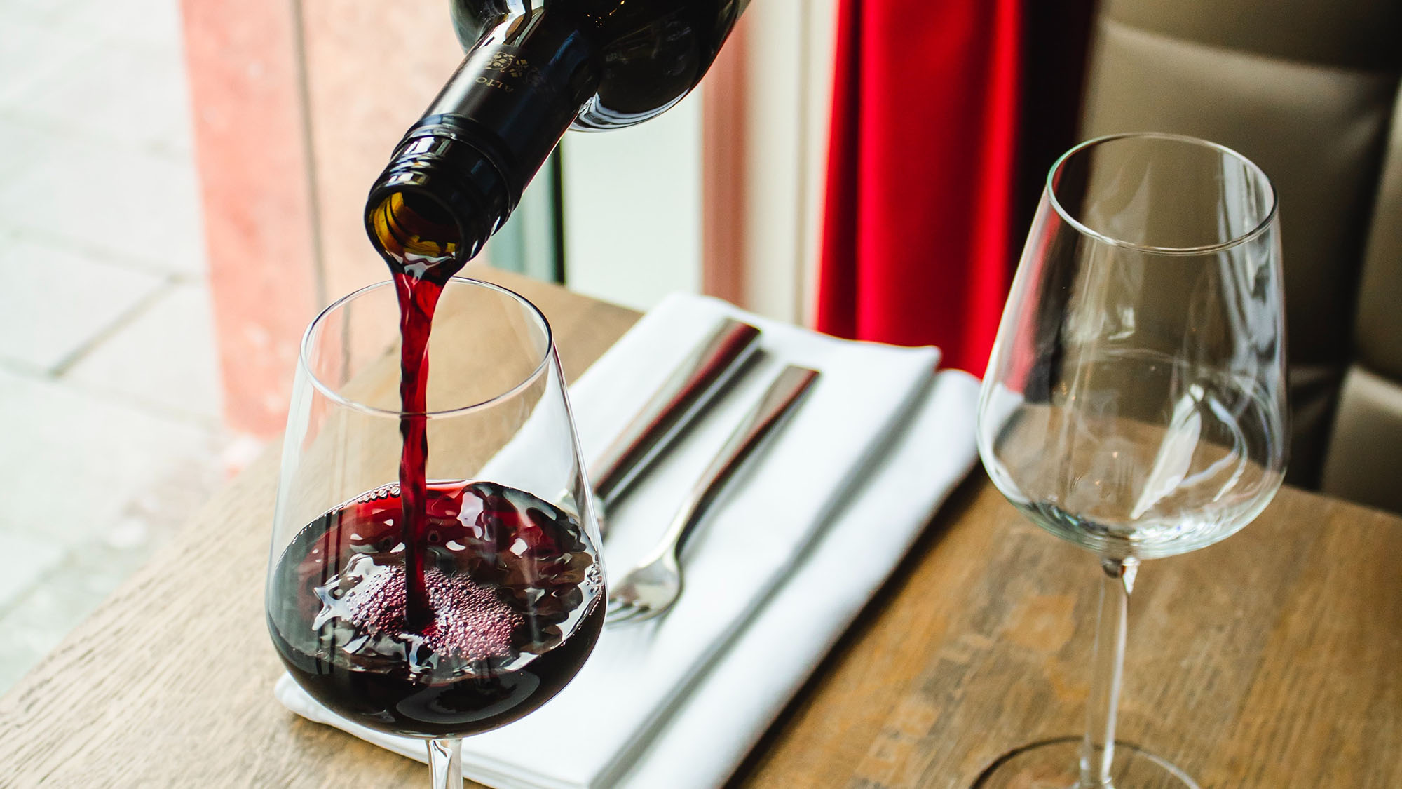 Why Do Sommeliers Spit Uncovering The Secret Wesley's Wine Tips