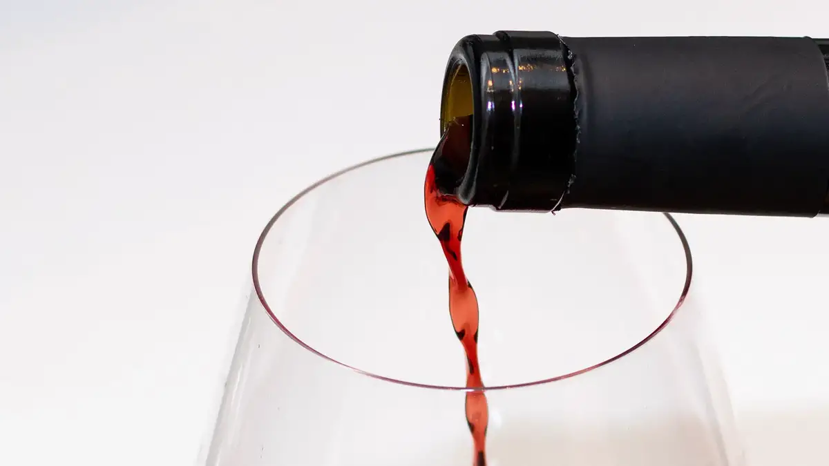 How To Let Wine Breathe Without A Decanter The Complete Guide