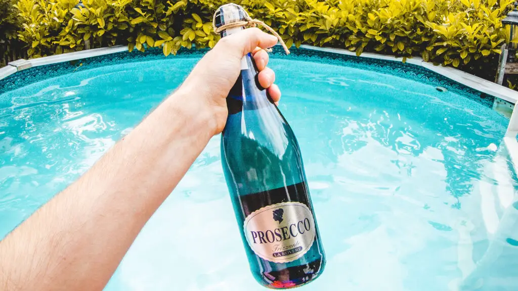 How to Keep Prosecco Fizzy