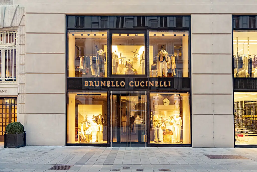 foreign tourists from european and arabic countries visit vienna to  go shopping in haute couture shops like Brunello Cucinelli and others